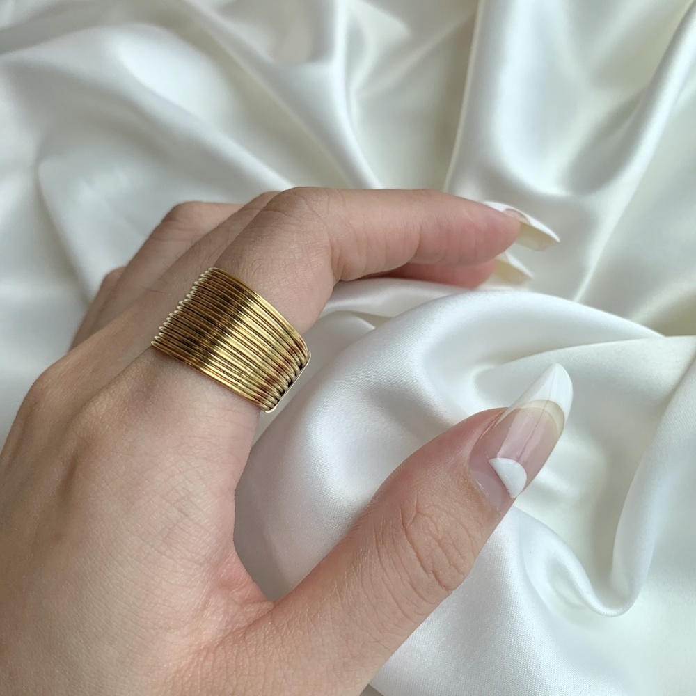 Wire Gold Plated Ring by Dedoni